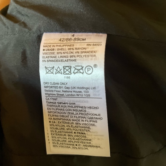 Banana Republic Ponte Scallop Laser Cut Blazer - Picture 7 of 7